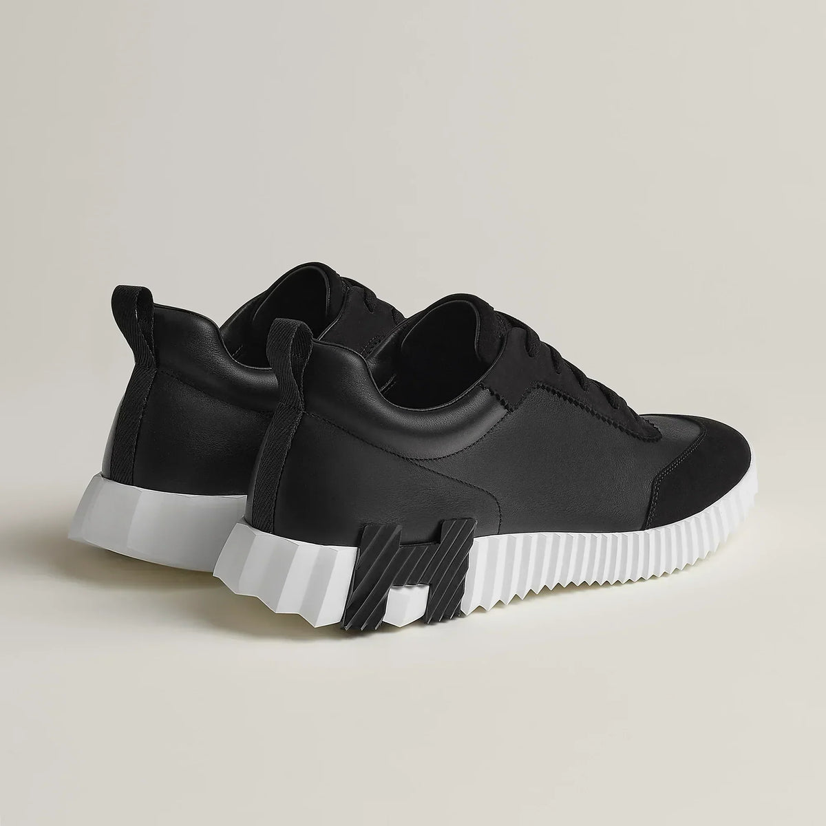 HRS Bouncing Black