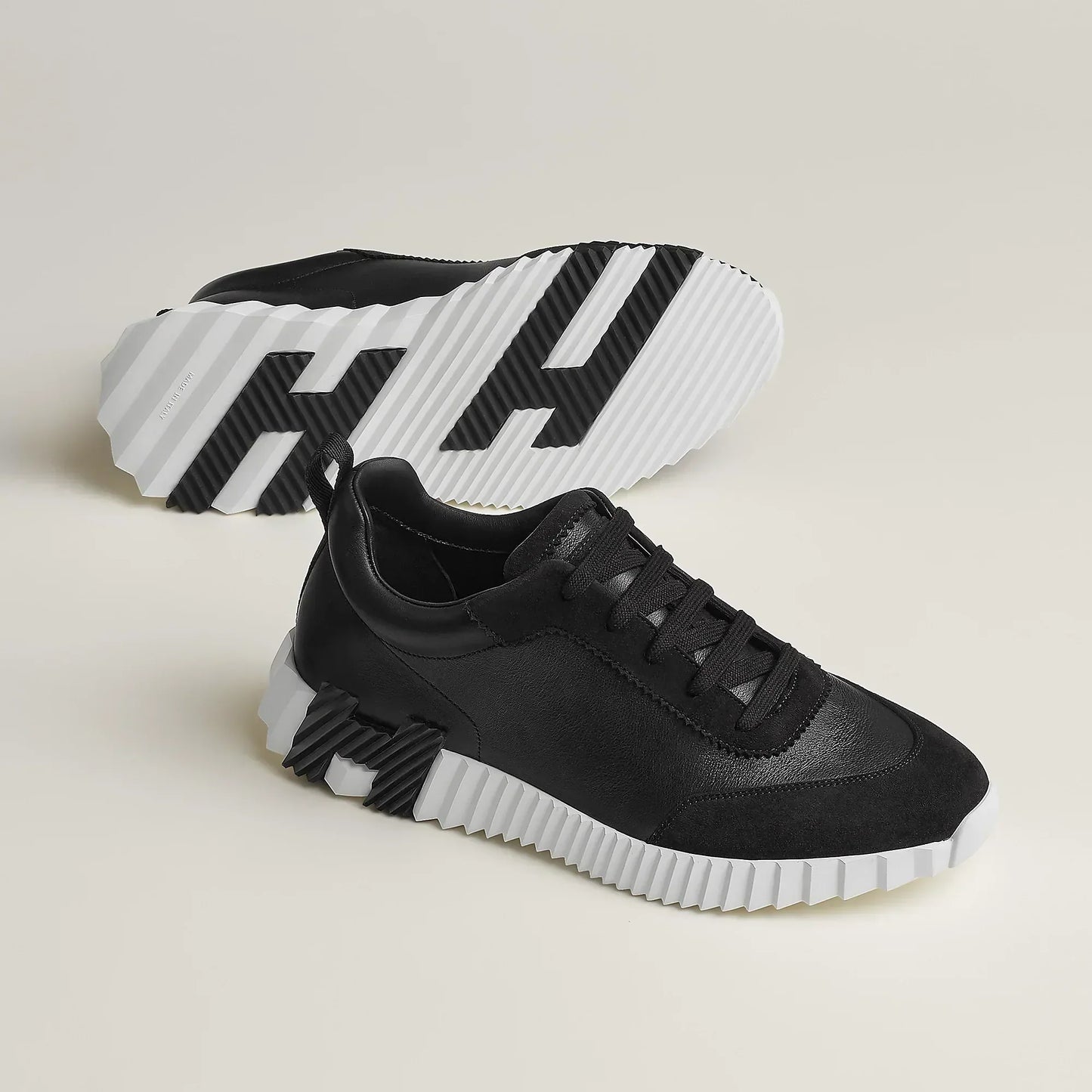 HRS Bouncing Black