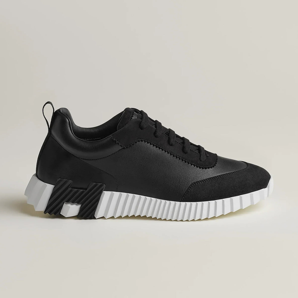 HRS Bouncing Black